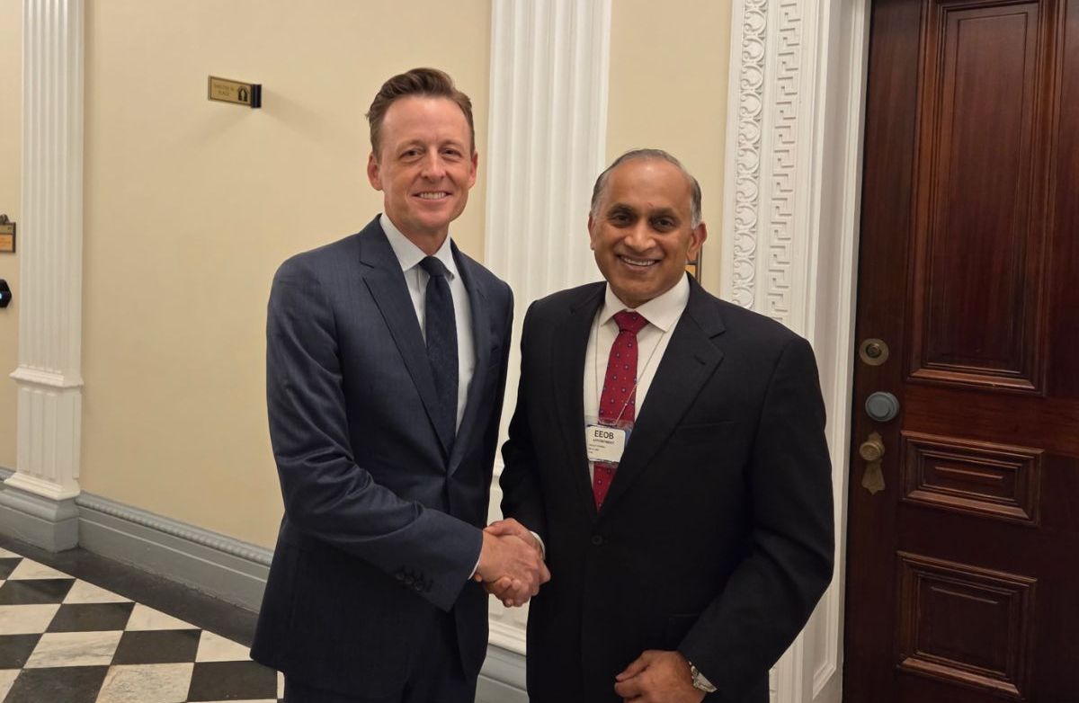 Caption: Sean Cairncross, United States National Cyber Director and Sanjay Poonen, CEO and President, Cohesity.