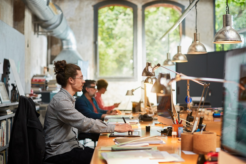 Menschen, die arbeiten